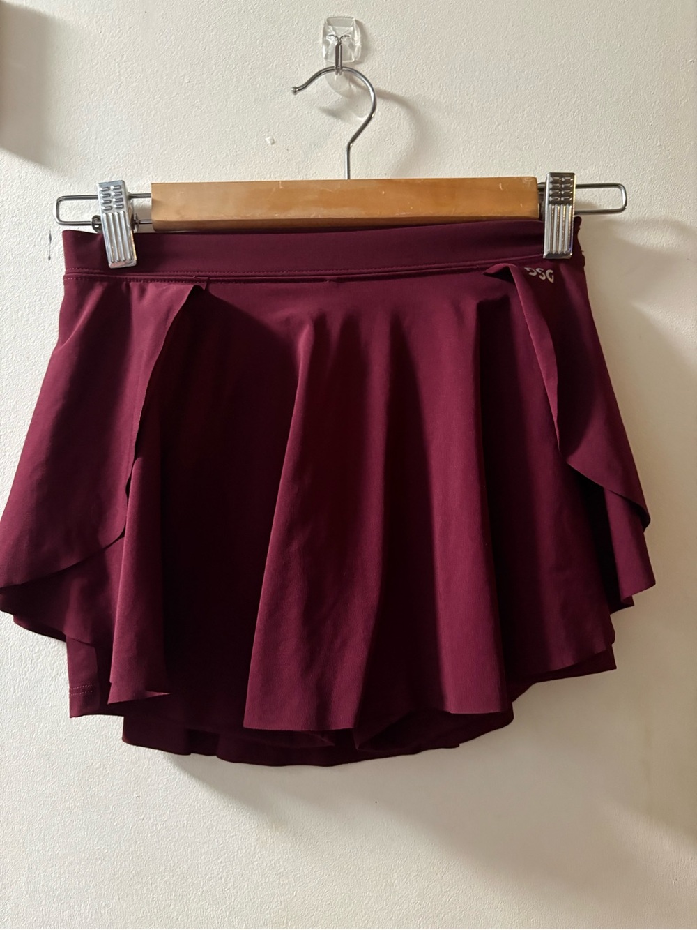 DSG Flared Skater Skirt in Burgundy size M